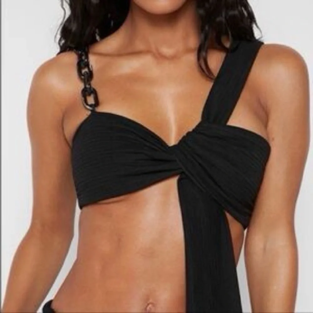 Maniere De Voir Women’s Black Chain Knit Wrapped Cropped Bra Top Size 8 - Picture 1 of 6